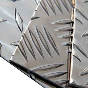 Лист нержавеющий рифленый Дуэт 4х1000х2000 мм 08Х18Н10 в наличии в Екатеринбурге